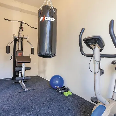 3 Bedroom Cozy In Kastel Stafilic