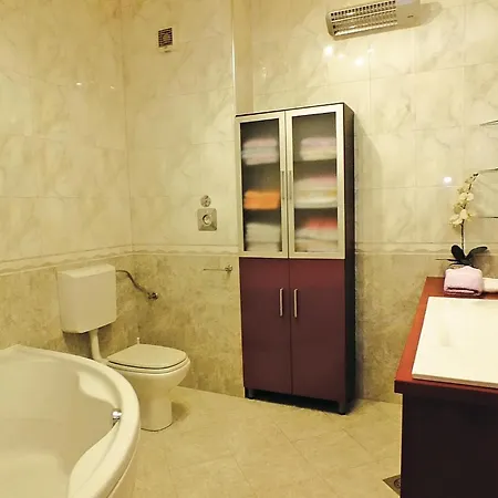 Apartament 3 Bedroom Cozy In Kastel Stafilic