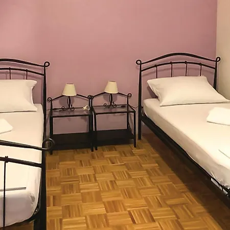 3 Bedroom Cozy In Kastel Stafilic Apartament *