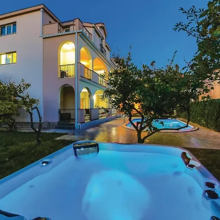 Stunning In Kastel Stafilic Apartament Kaštela