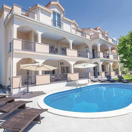 Stunning In Kastel Stafilic Kaštela