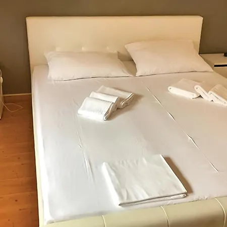 3 Bedroom Cozy In Kastel Stafilic Апартаменты Каштела